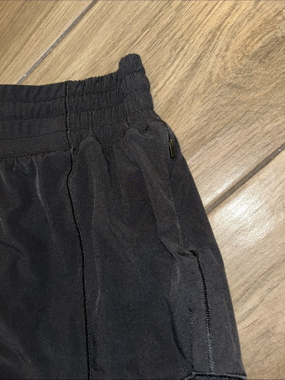 Lululemon Hotty Hot High-Rise Lined Short 4” - Picture 4 of 9